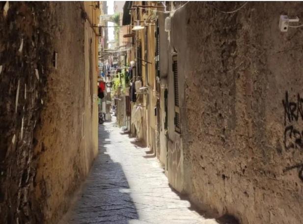 Camera 41 Naples